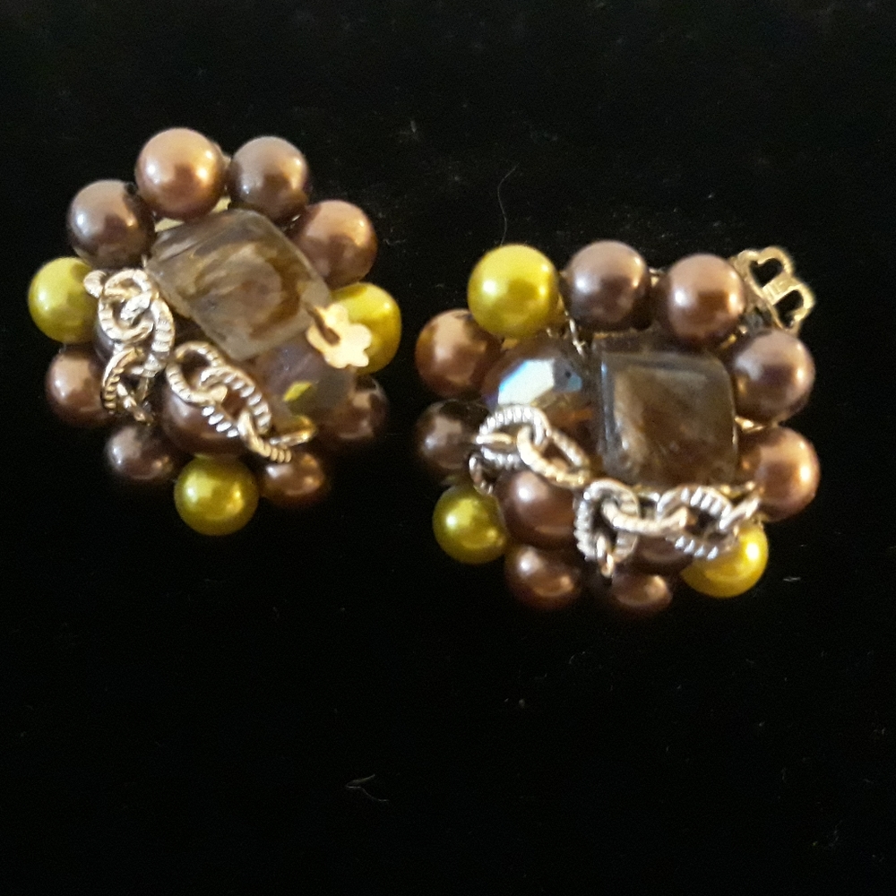 Vtg Multicolor Brown Pearl Chain Clip On Earrings
